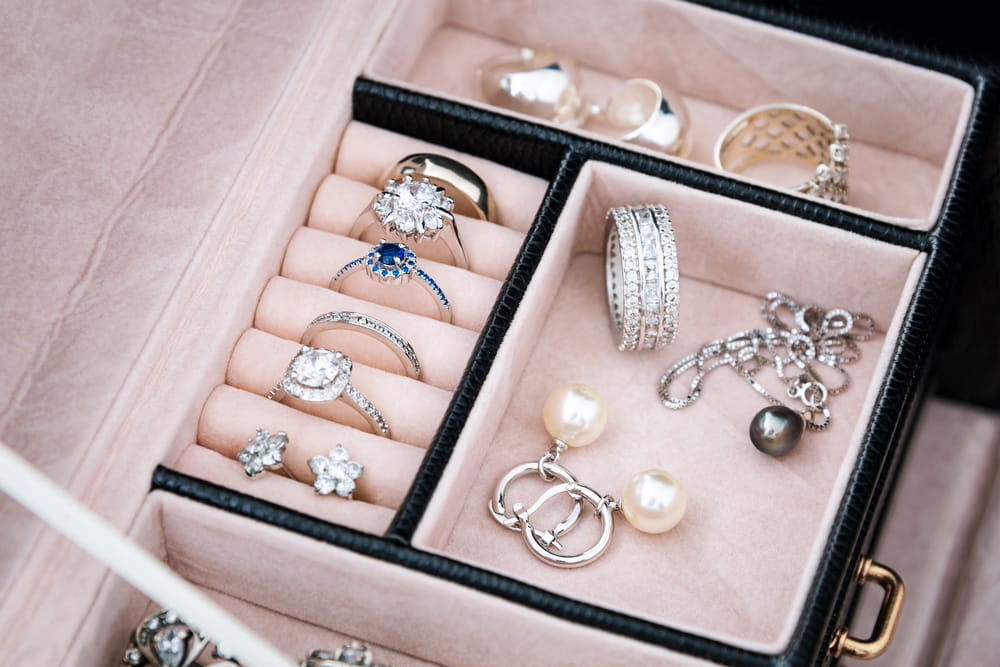 HOW TO PRESERVE YOUR LUXURY JEWELRY